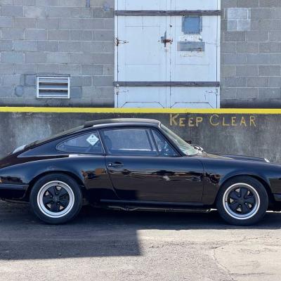 Black on black vintage porsche at Luft 9